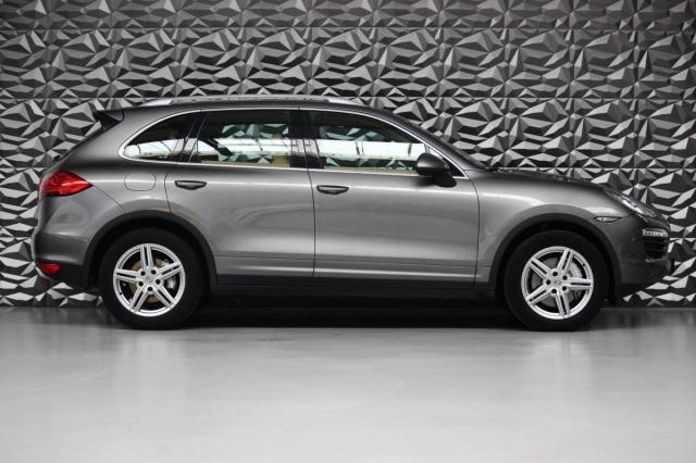 Porsche Cayenne image 3