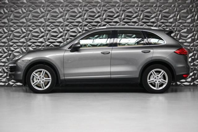 Porsche Cayenne image 9