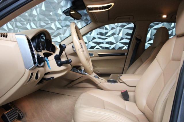 Porsche Cayenne image 6