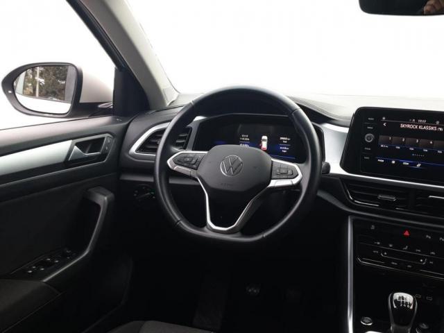 Volkswagen T-Roc image 3