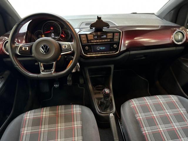 Volkswagen Up! image 6