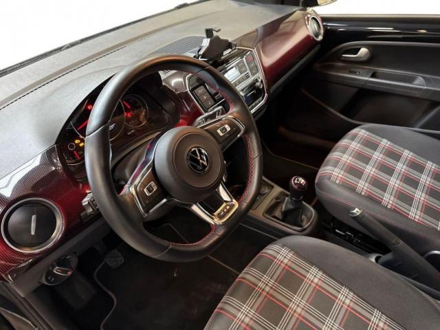 Volkswagen Up! image 7