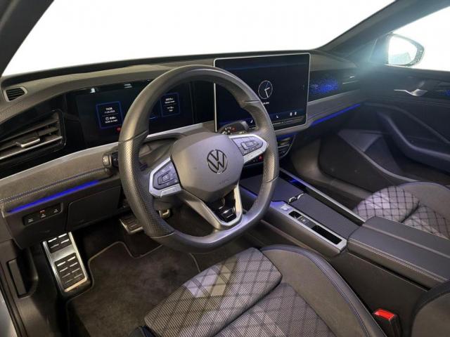 Volkswagen Passat image 7