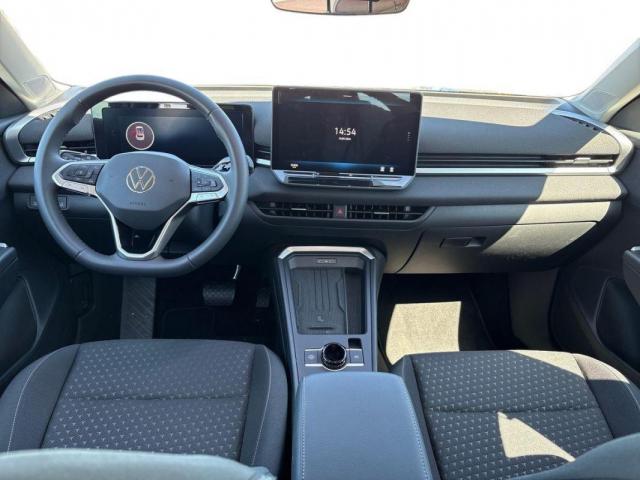 Volkswagen T-Roc image 2