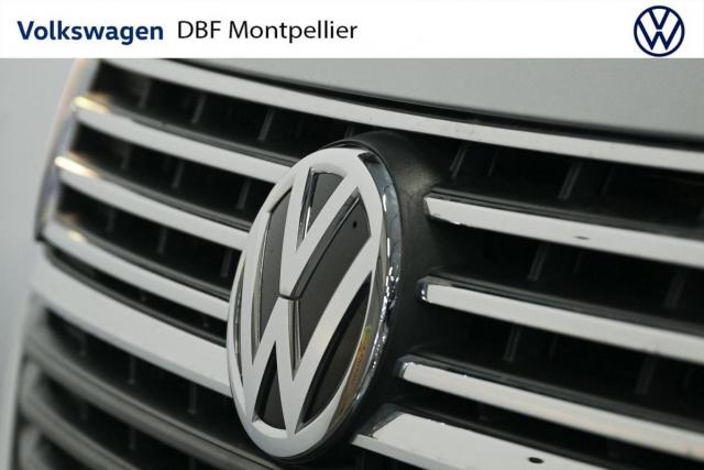 Volkswagen Caravelle image 9