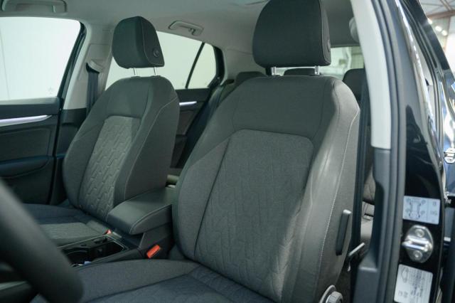 Volkswagen Golf image 2