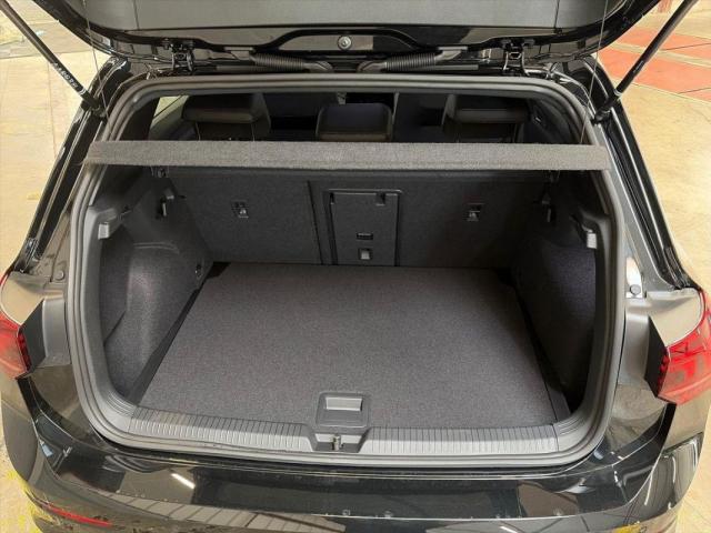 Volkswagen Golf image 6