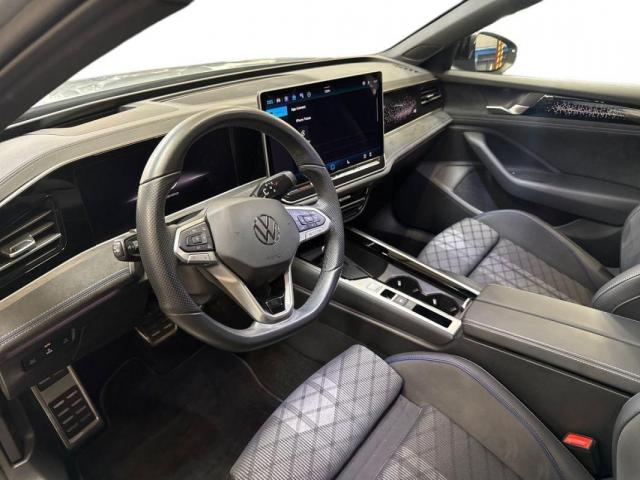 Volkswagen Passat image 7