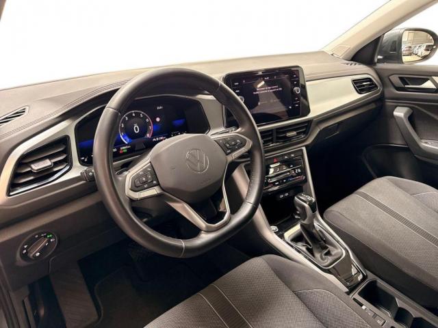 Volkswagen T-Roc image 9