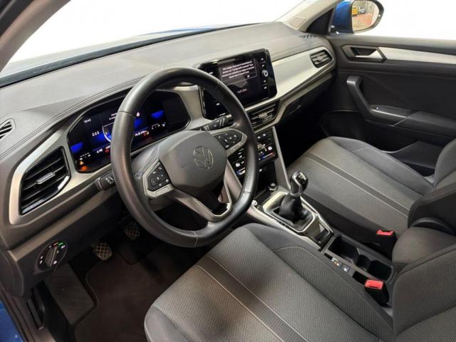 Volkswagen T-Roc image 9