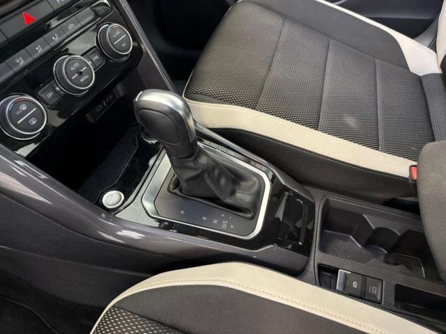 Volkswagen T-Roc image 5