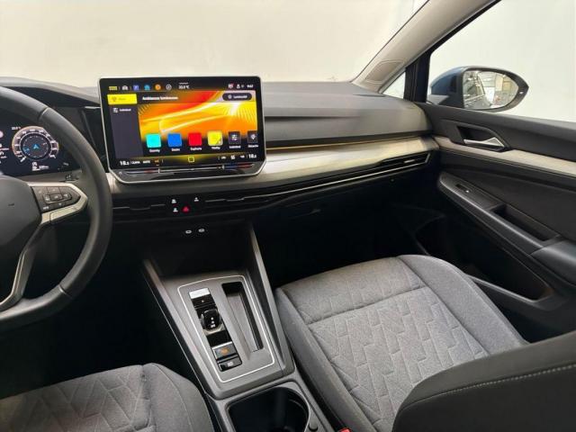 Volkswagen Golf image 4