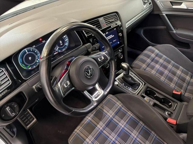 Volkswagen Golf image 8
