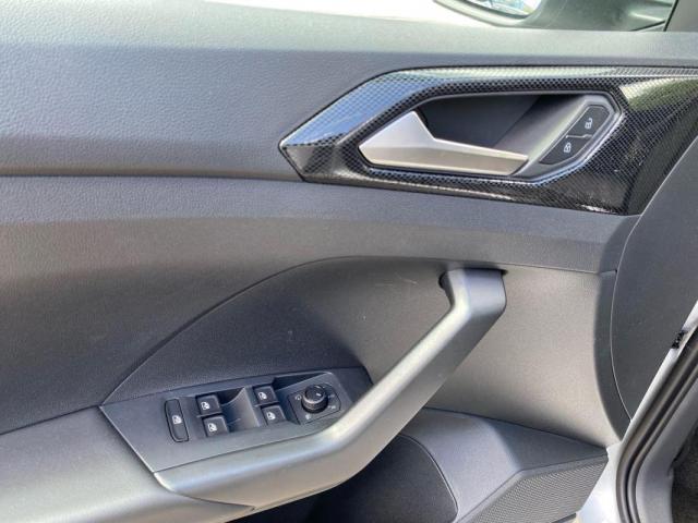 Volkswagen T-Cross image 2