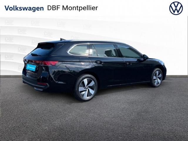 Volkswagen Passat image 9