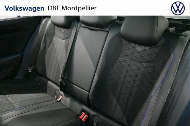 Volkswagen Passat image 1