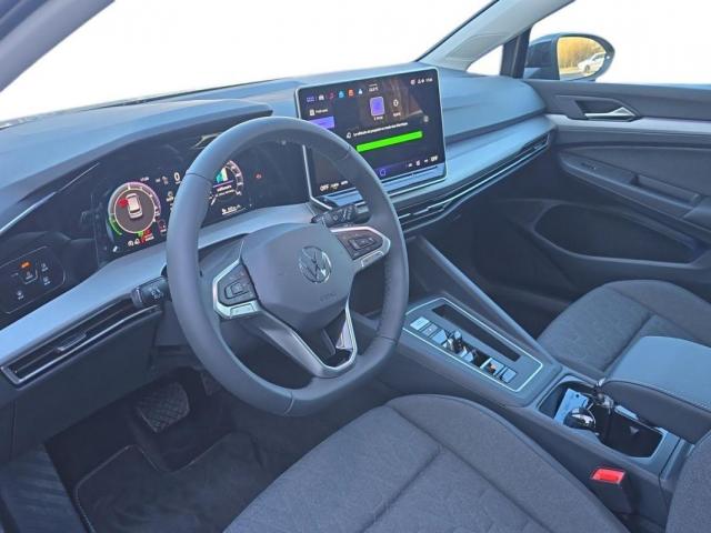 Volkswagen Golf image 8