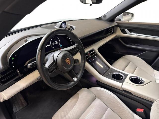 Porsche Taycan image 9