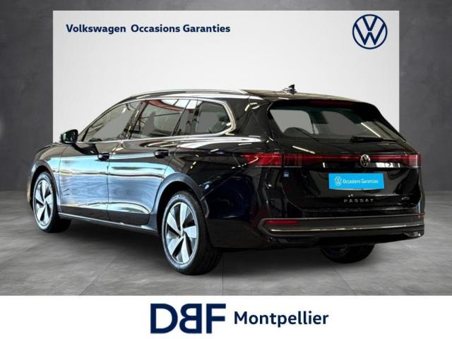 Volkswagen Passat image 9