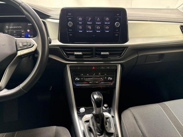 Volkswagen T-Roc image 2