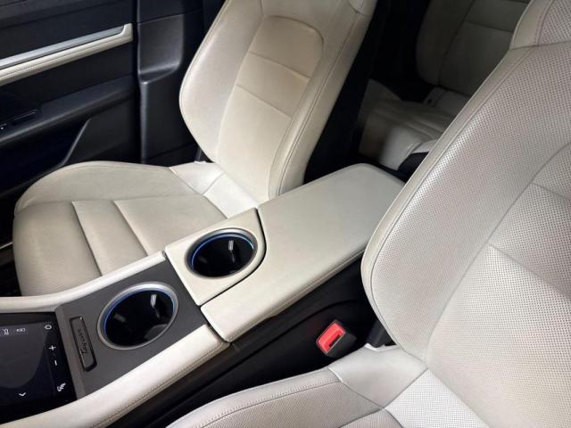 Porsche Taycan image 8