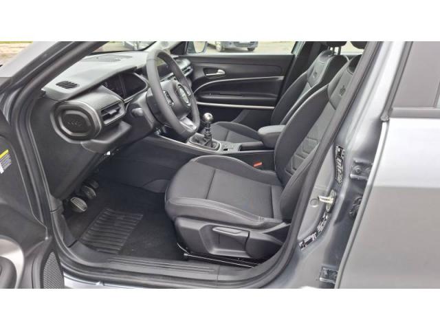 Jeep Avenger image 8