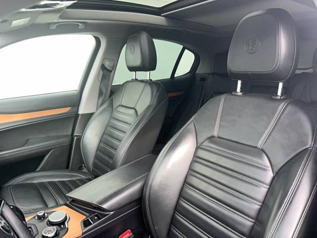 Alfa Romeo Stelvio image 4