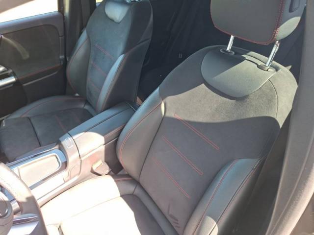 Mercedes Benz Gla image 8