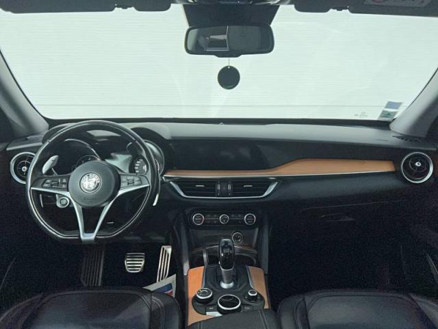 Alfa Romeo Stelvio image 9