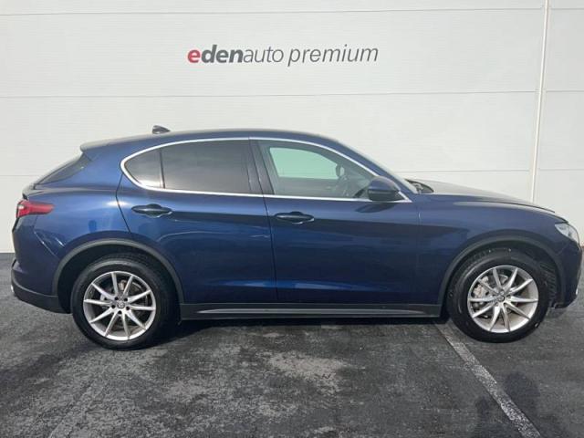Alfa Romeo Stelvio image 8