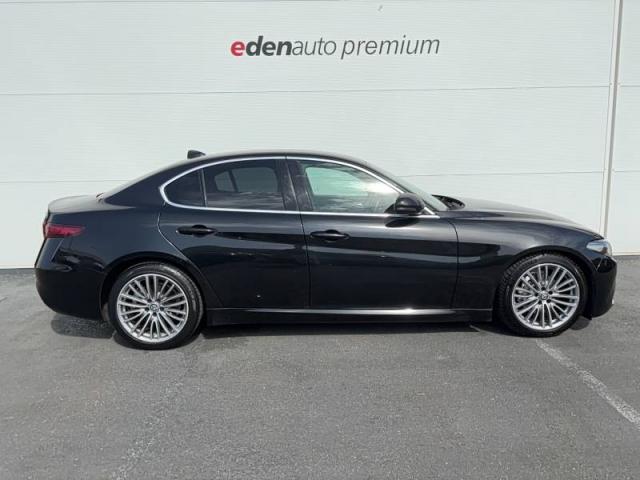 Alfa Romeo Giulia image 8