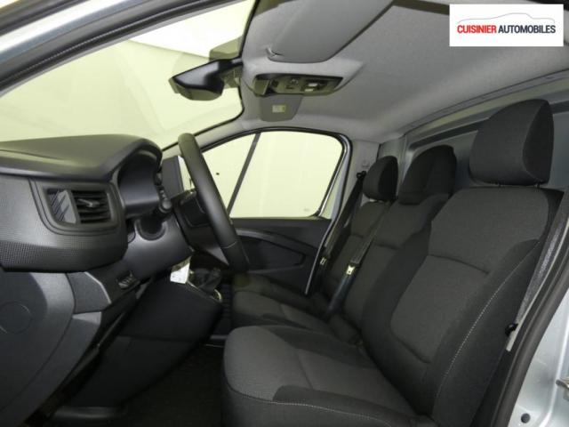 Renault Trafic image 2
