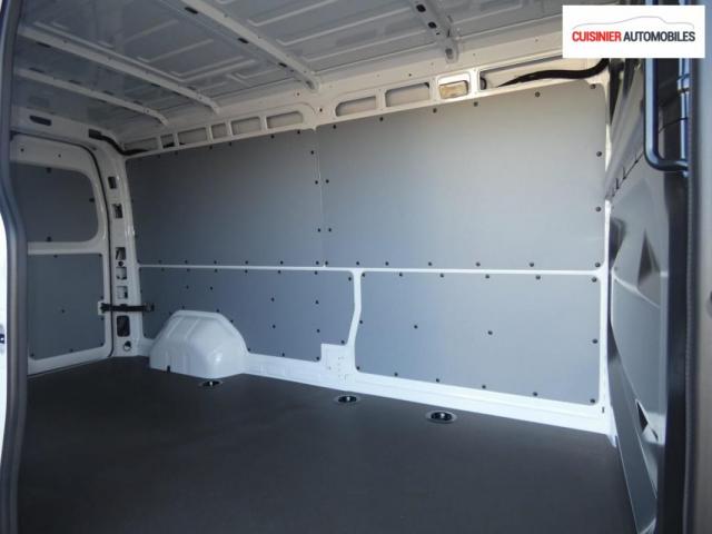 Renault Master image 1
