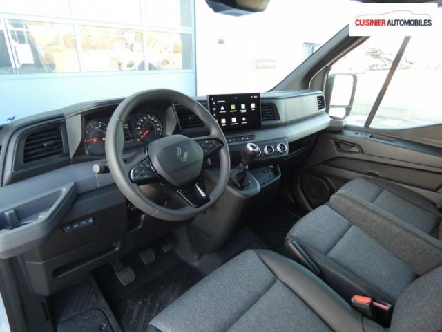 Renault Master image 2