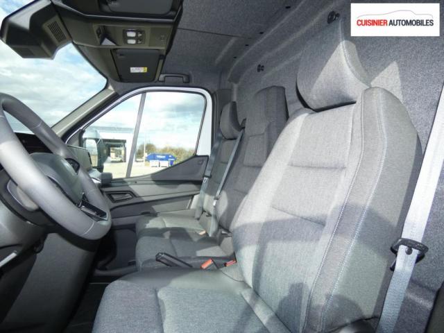 Renault Master image 2