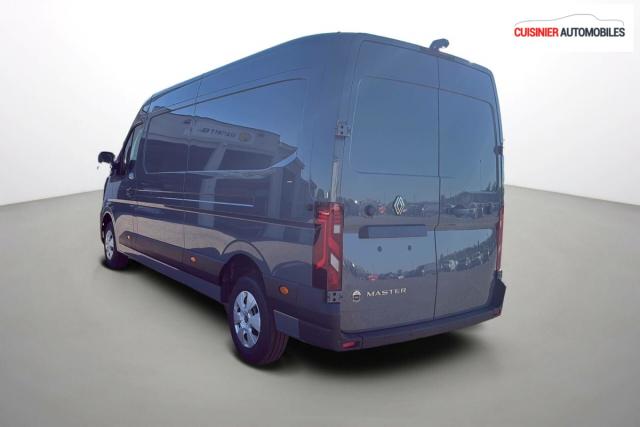 Renault Master image 2
