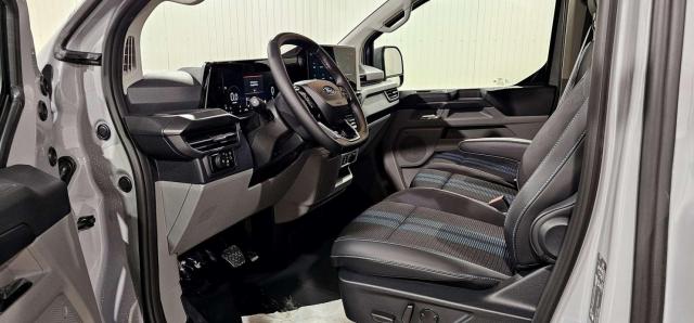 Ford Transit Custom image 9