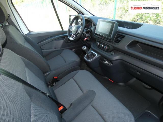 Renault Trafic image 8