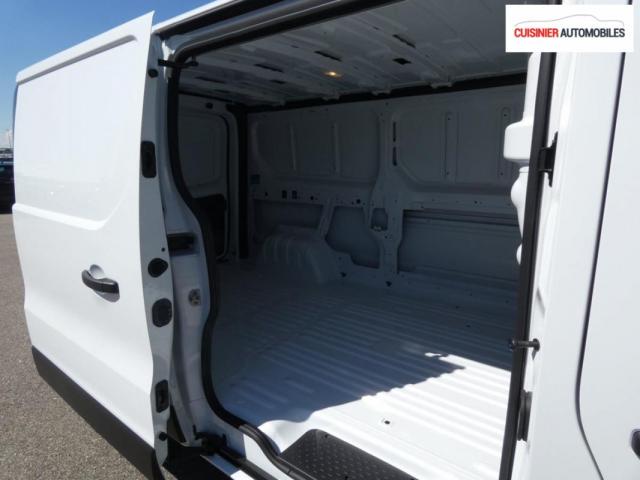 Renault Trafic image 2