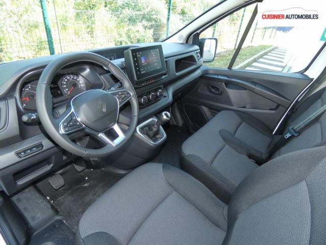 Renault Trafic image 1
