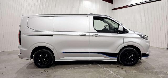 Ford Transit Custom image 2