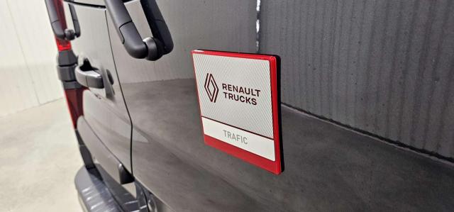 Renault Trafic image 2