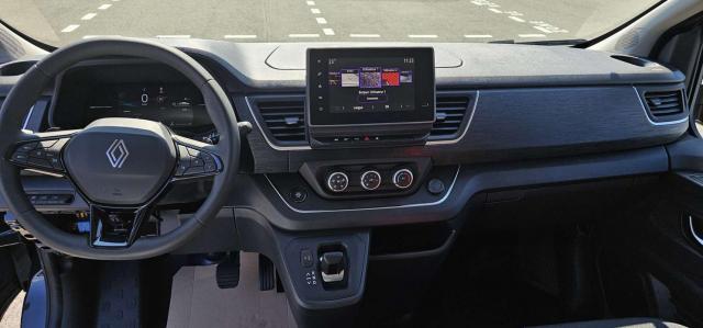 Renault Trafic image 2