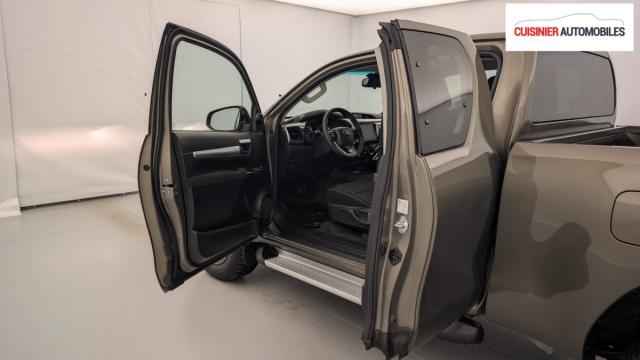 Toyota Hilux image 3