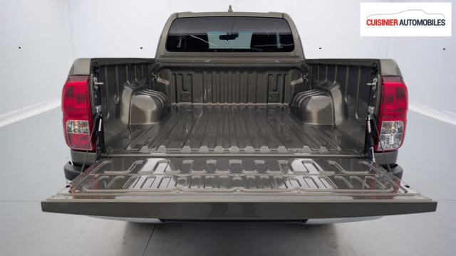 Toyota Hilux image 8