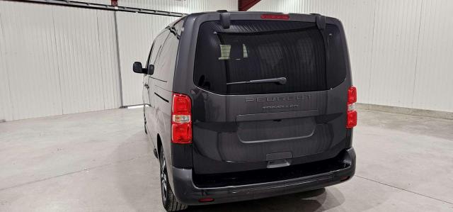 Peugeot Traveller image 2