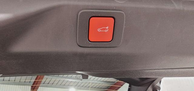 Peugeot 3008 image 2