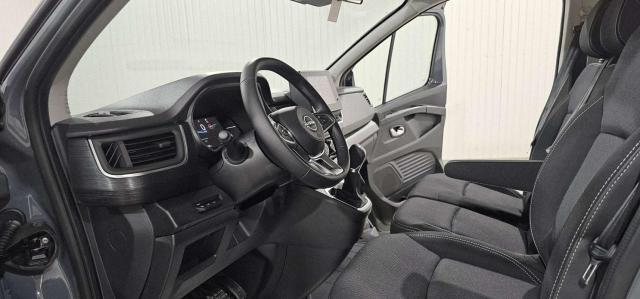 Nissan Primastar image 7