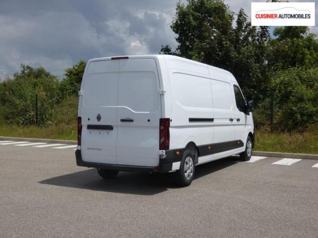 Renault Master image 2