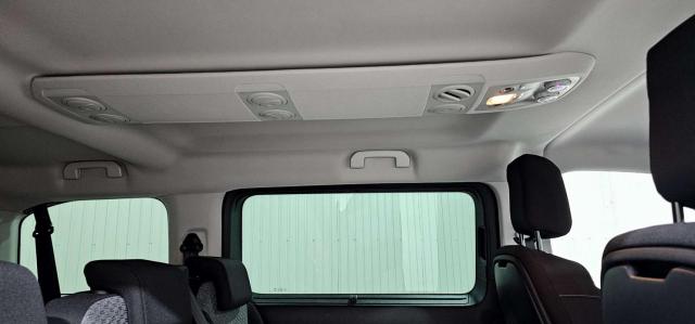 Peugeot Traveller image 1